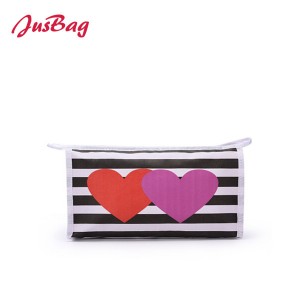 Printed canvas make up bag-hearts